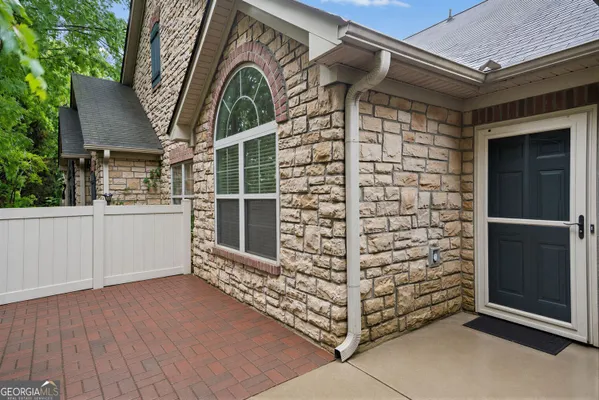 Property Slideshow image 2 of 21 | 405 kenley ct, Mcdonough, GA, 30253