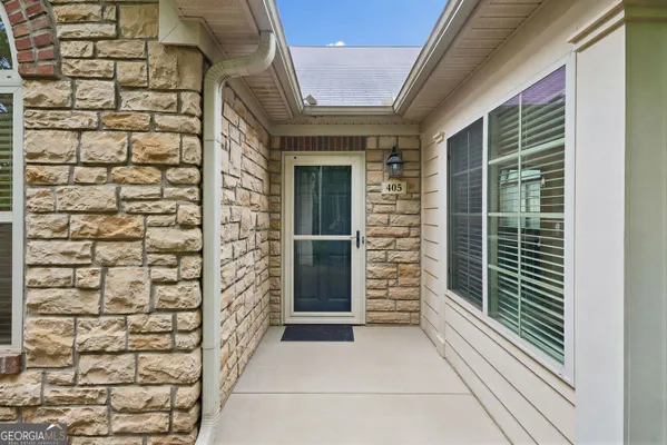 Property Slideshow image 3 of 21 | 405 kenley ct, Mcdonough, GA, 30253