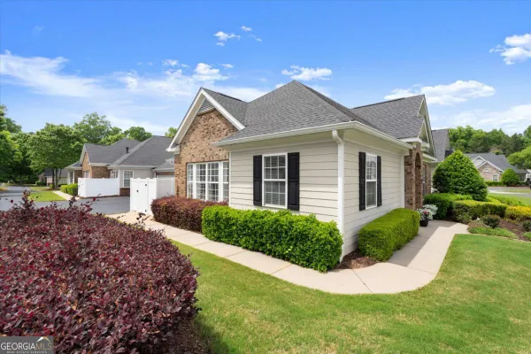 Property Slideshow image 2 of 35 | 3028 oakside cir, Alpharetta, GA, 30004