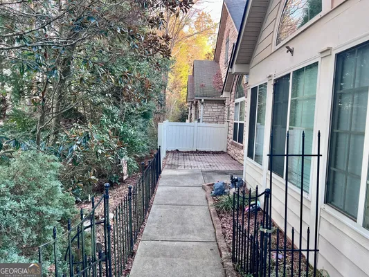 Property Slideshow image 3 of 37 | 405 kenley ct, Mcdonough, GA, 30253