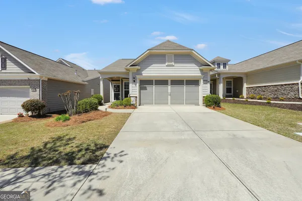 Property Slideshow image 3 of 52 | 560 beautyberry dr, Griffin, GA, 30223