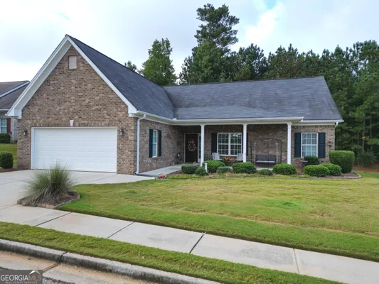 Property Slideshow image 2 of 32 | 215 park place trl, Social Circle, GA, 30025
