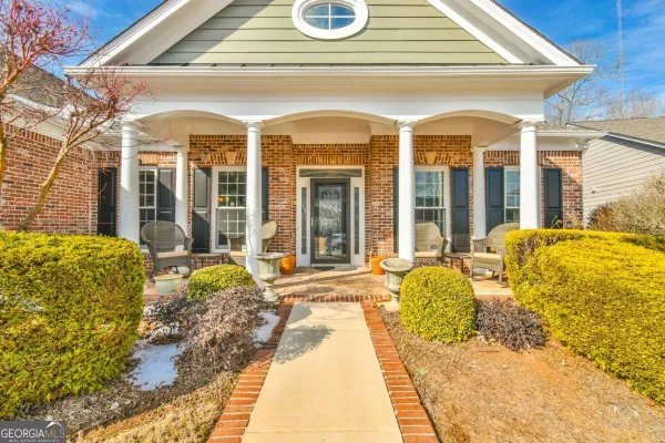 Property Slideshow image 2 of 56 | 6404 falling water ln, Hoschton, GA, 30548