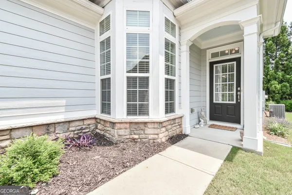 Property Slideshow image 2 of 44 | 6233 greenstone cir, Hoschton, GA, 30548