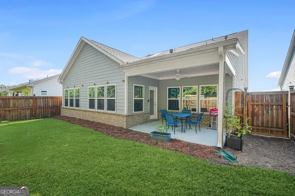 Property Slideshow image 2 of 49 | 567 barlow pl, Grayson, GA, 30017