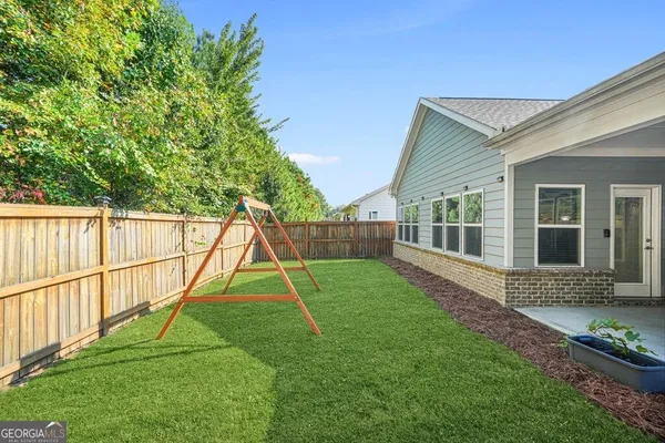 Property Slideshow image 3 of 49 | 567 barlow pl, Grayson, GA, 30017