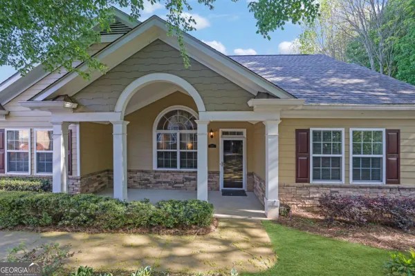 Property Slideshow image 2 of 37 | 2637 grapevine cir 702, Cumming, GA, 30041