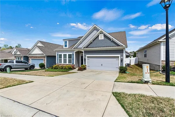 Property Slideshow image 3 of 41 | 7850 fountaingrass ln, Sherrills Ford, NC, 28673