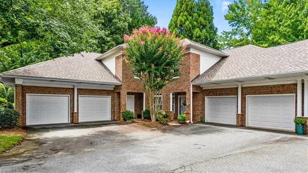 Property Slideshow image 2 of 39 | 10 indigo lake ter p, Greensboro, NC, 27455