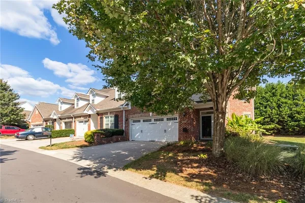 Property Slideshow image 2 of 23 | 307 queensbury dr, Winston Salem, NC, 27127