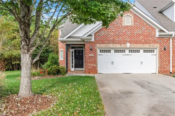 Property Slideshow image 2 of 49 | 106 queensbury dr, Winston Salem, NC, 27127