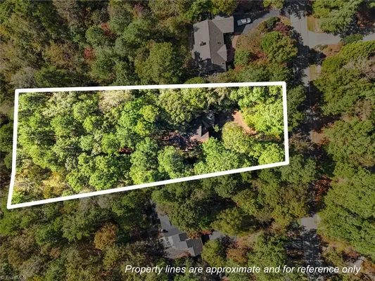 Property Slideshow image 2 of 42 | 697 spindlewood, Pittsboro, NC, 27312