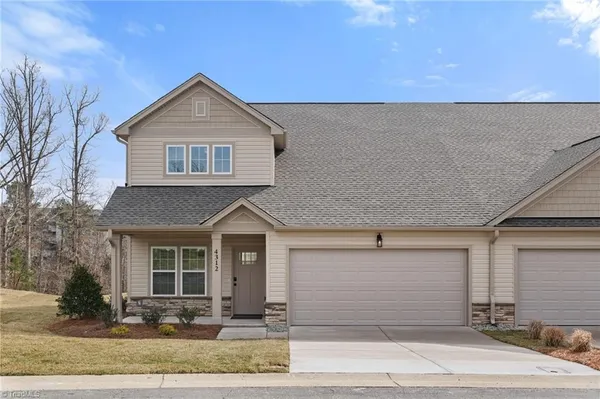 Property Slideshow image 3 of 36 | 4312 mossy wood cir, Greensboro, NC, 27409