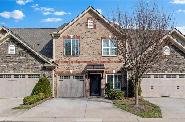 Property Slideshow image 2 of 24 | 303 zurich ct, Winston-Salem, NC, 27127