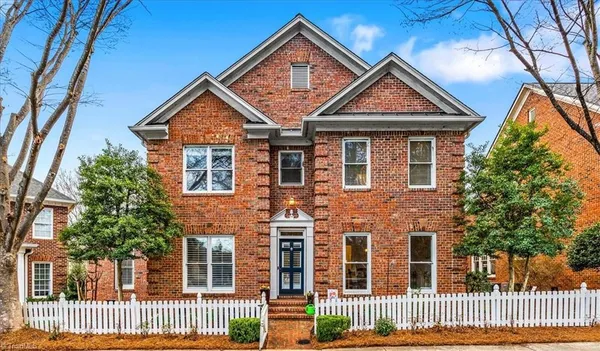 Property Slideshow image 2 of 50 | 14 checkerberry sq, Greensboro, NC, 27455