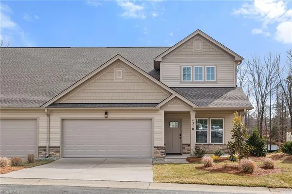 Property Slideshow image 2 of 26 | 4310 mossy wood cir, Greensboro, NC, 27409