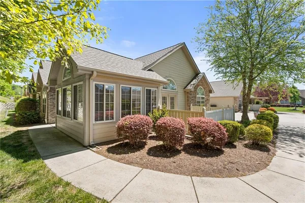 Property Slideshow image 2 of 22 | 4267 plantation ridge ln, Greensboro, NC, 27409