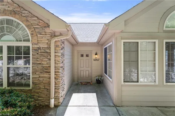 Property Slideshow image 3 of 22 | 4267 plantation ridge ln, Greensboro, NC, 27409