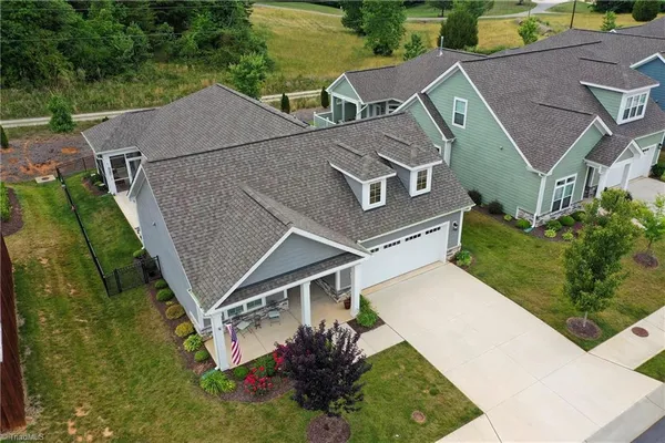 Property Slideshow image 2 of 36 | 424 waterton way, Kernersville, NC, 27284