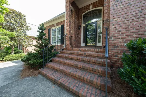 Property Slideshow image 2 of 30 | 5100 bearberry pt, Greensboro, NC, 27455
