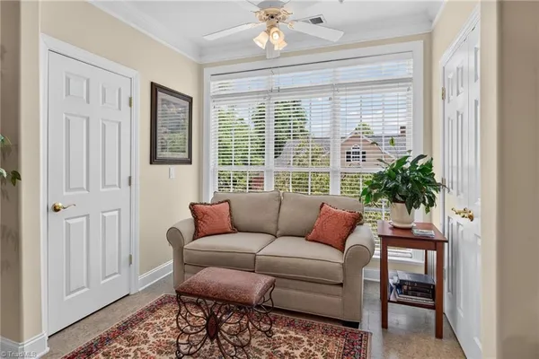 Property Slideshow image 2 of 34 | 522 college rd 207, Greensboro, NC, 27410