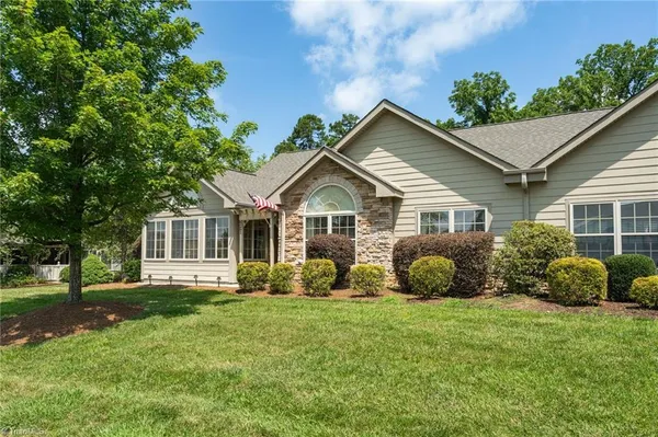 Property Slideshow image 2 of 43 | 4261 plantation ridge ln, Greensboro, NC, 27409