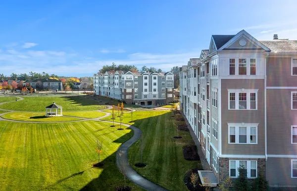 Property Slideshow image 2 of 17 | 320 martins lndg 405, North Reading, MA, 01864