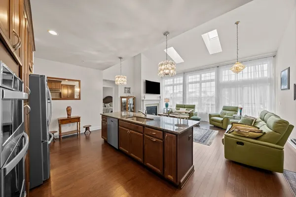 Property Slideshow image 3 of 40 | 4 helen ln # 4, Millis, MA, 02054