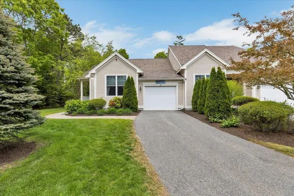 Property Slideshow image 2 of 25 | 17 chadwick ct # 17, Mashpee, MA, 02649