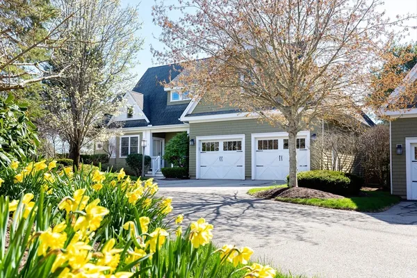 Property Slideshow image 2 of 24 | 9 aberdeen # 9, Plymouth, MA, 02360