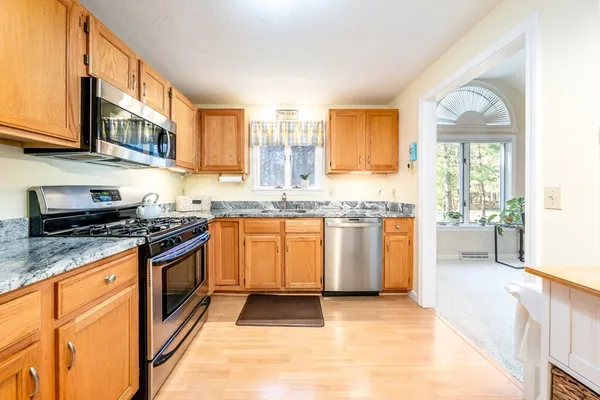 Property Slideshow image 2 of 18 | 12 kettle ln # 31, Mashpee, MA, 02649