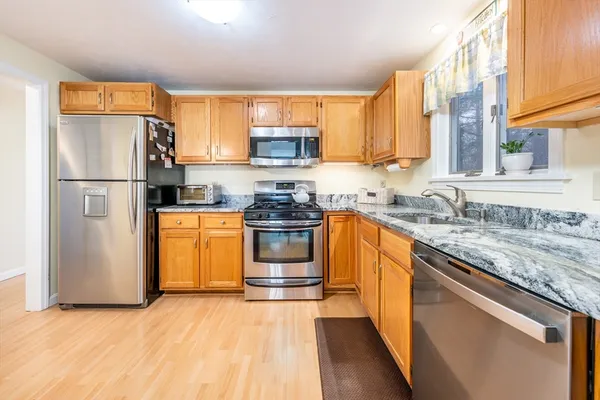 Property Slideshow image 3 of 18 | 12 kettle ln # 31, Mashpee, MA, 02649