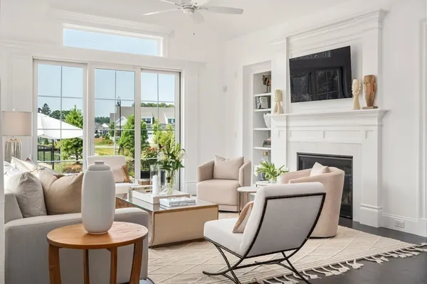 Property Slideshow image 2 of 20 | 4 callahan dr unit 4, Framingham, MA, 01701
