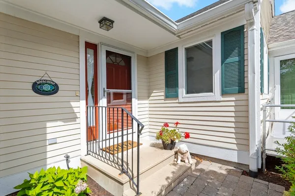 Property Slideshow image 2 of 38 | 8 chippers ln # 390, Mashpee, MA, 02649