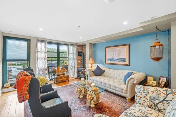 Property Slideshow image 3 of 42 | 60 merrimac st 604, Amesbury, MA, 01913