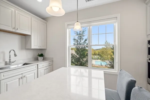 Property Slideshow image 3 of 39 | 11101 peters farm way # 101, Westborough, MA, 01581