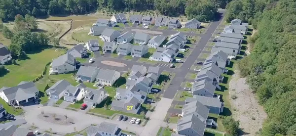 Property Slideshow image 2 of 39 | 27 tea party cir # 27, Holden, MA, 01520