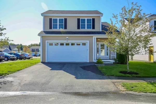 Property Slideshow image 3 of 38 | 27 tea party cir # 27, Holden, MA, 01520