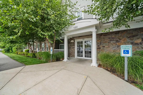 Property Slideshow image 2 of 27 | 130 trotter rd 1309, Weymouth, MA, 02190