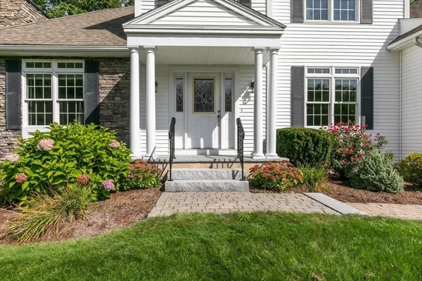 Property Slideshow image 3 of 42 | 13 hastings cir, Methuen, MA, 01844