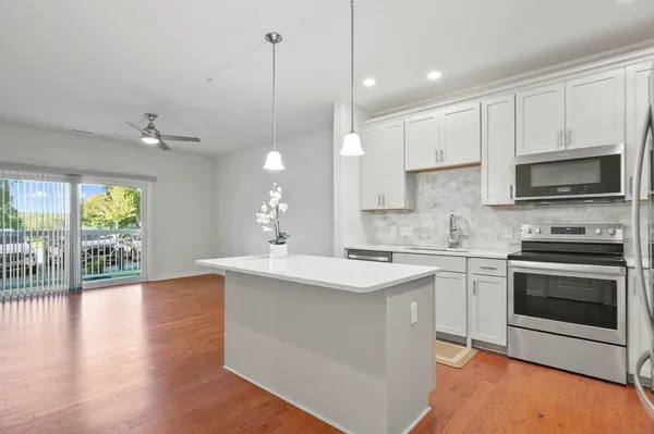 Property Slideshow image 3 of 34 | 2 talbot way 2103, Westborough, MA, 01581