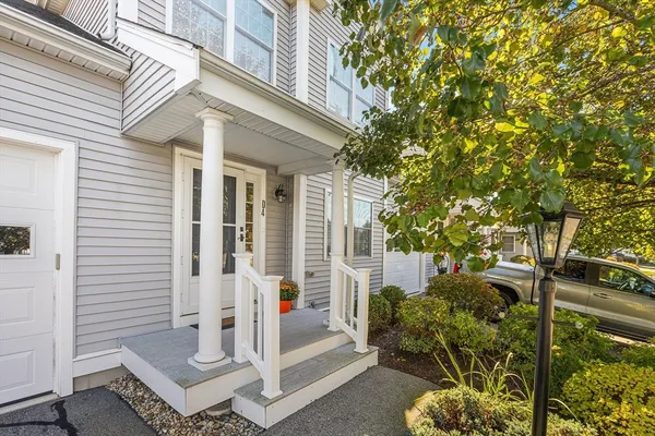 Property Slideshow image 2 of 32 | 877 auburnville way d4, Whitman, MA, 02382