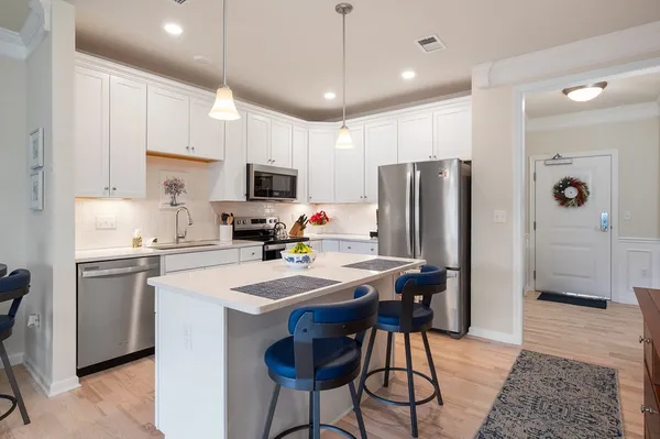Property Slideshow image 2 of 32 | 4403 peters farm way 403, Westborough, MA, 01581
