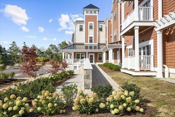 Property Slideshow image 3 of 27 | 57 long point rd unit 210, Lakeville, MA, 02347