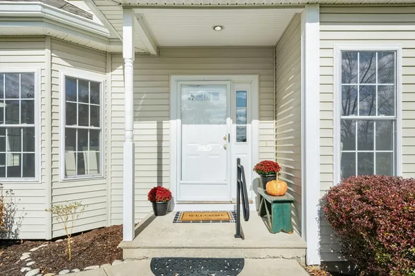 Property Slideshow image 3 of 35 | 69 cortland grove dr # 69, Shrewsbury, MA, 01545