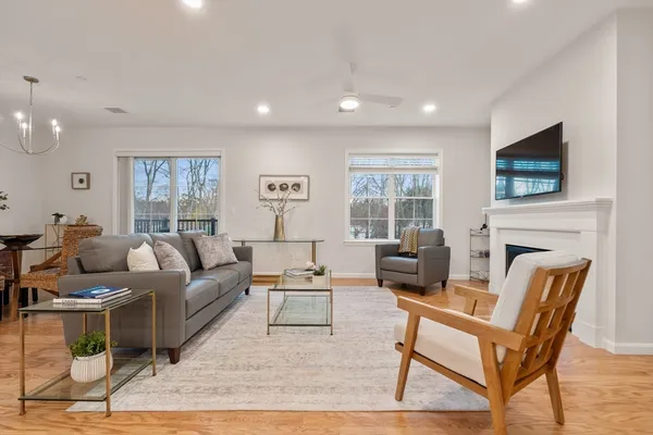 Property Slideshow image 3 of 42 | 50 coppersmith way 5-211, Canton, MA, 02021