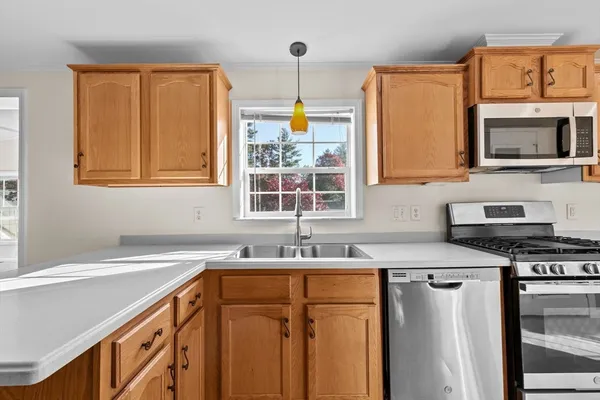 Property Slideshow image 3 of 40 | 2602 pheasant ln, Middleboro, MA, 02346