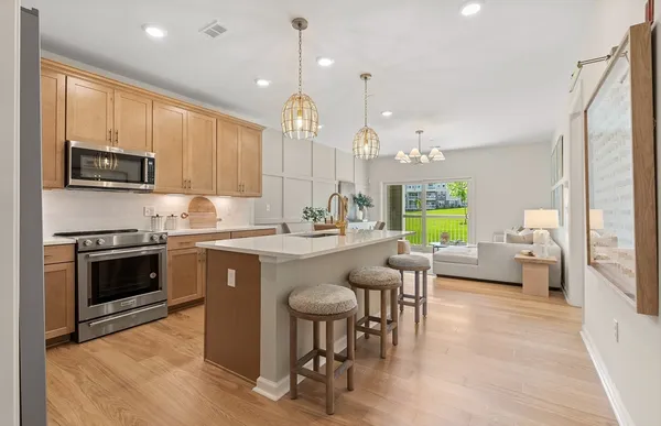 Property Slideshow image 3 of 26 | 320 martins lndg apt 210, North Reading, MA, 01864