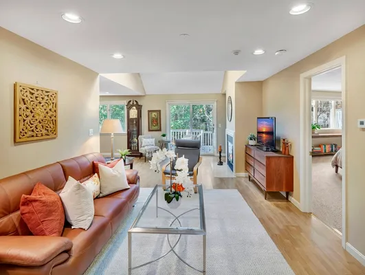 Property Slideshow image 3 of 25 | 10 kettle ln # 10, Mashpee, MA, 02649