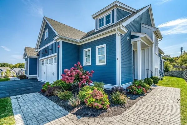 Property Slideshow image 3 of 33 | 6 waterville ln # 6, Hopkinton, MA, 01748